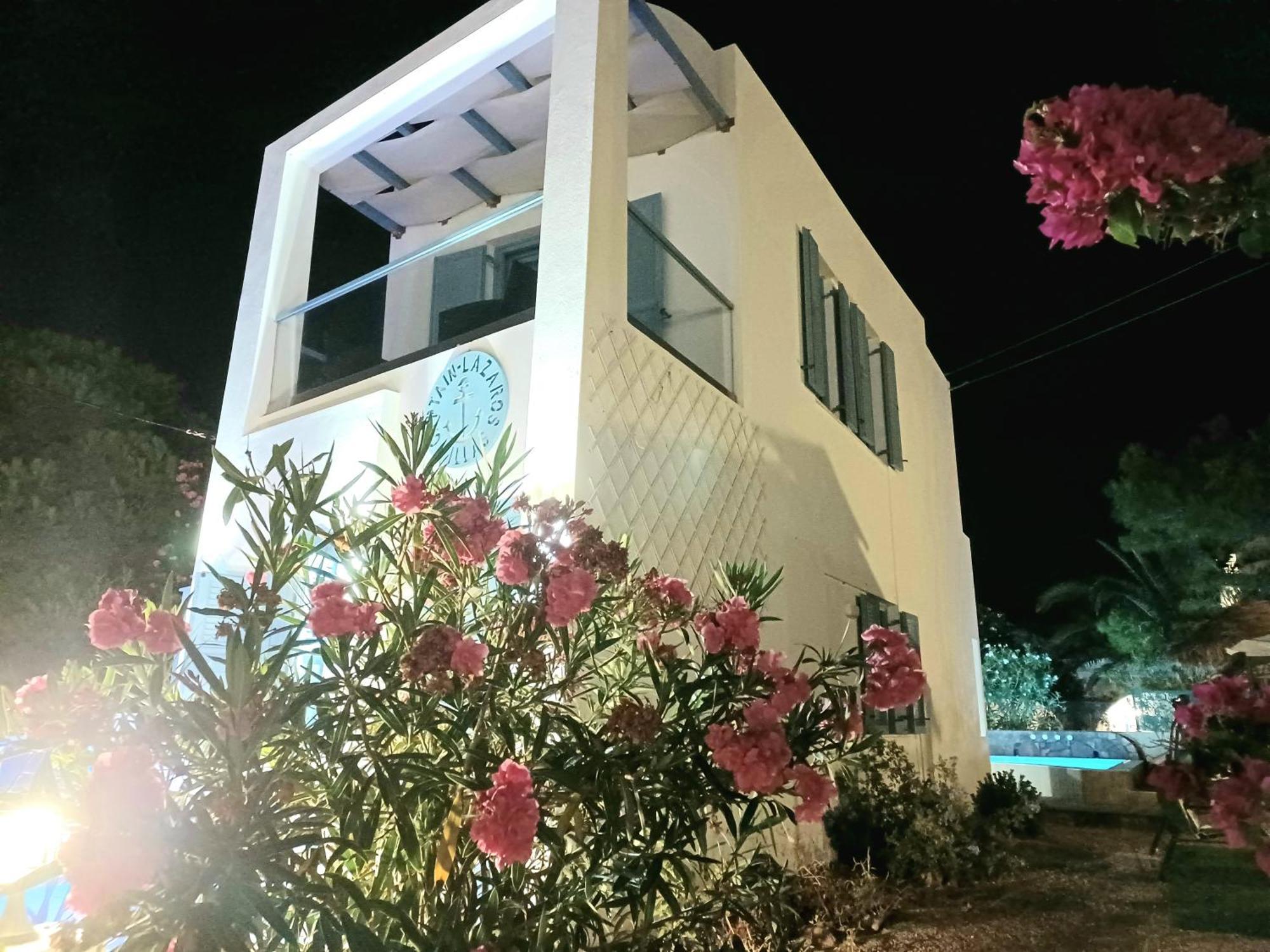 Located By The Sea One Beachfront Private Captain Lazaros Pool Villa With Loft In 750Sqm Spacious Private Plot-Jacuzzi-Sunrelax-Furnished Terace-Gazebo-Private Parking,Sleep 3 Adults And 2 Children, Just Steps From The Black Beach-Seaview Періса Екстер'єр фото