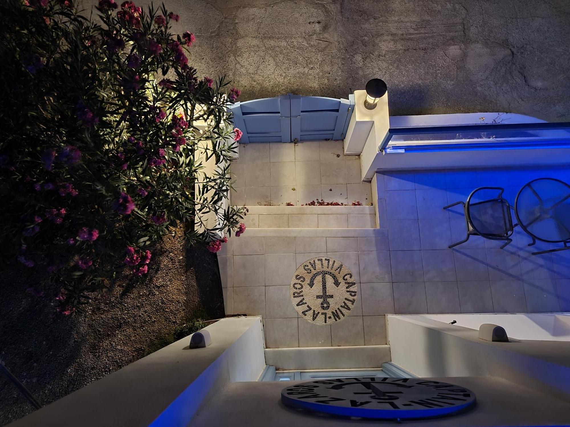 Located By The Sea One Beachfront Private Captain Lazaros Pool Villa With Loft In 750Sqm Spacious Private Plot-Jacuzzi-Sunrelax-Furnished Terace-Gazebo-Private Parking,Sleep 3 Adults And 2 Children, Just Steps From The Black Beach-Seaview Періса Екстер'єр фото