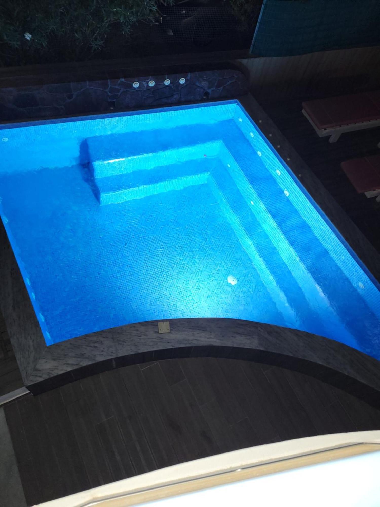 Located By The Sea One Beachfront Private Captain Lazaros Pool Villa With Loft In 750Sqm Spacious Private Plot-Jacuzzi-Sunrelax-Furnished Terace-Gazebo-Private Parking,Sleep 3 Adults And 2 Children, Just Steps From The Black Beach-Seaview Періса Екстер'єр фото