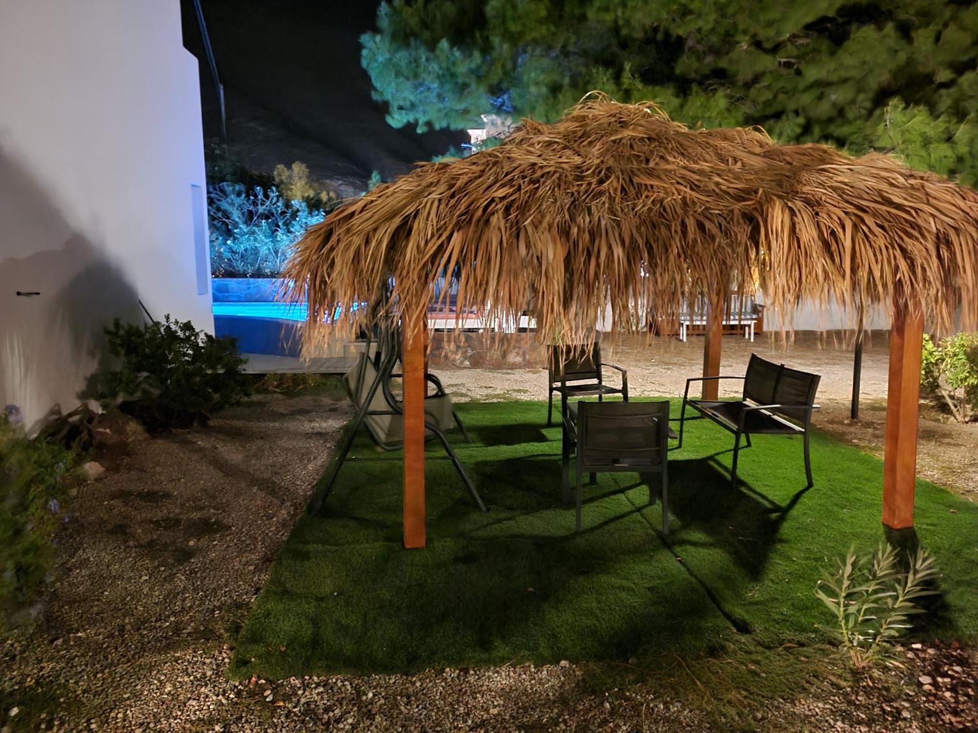 Located By The Sea One Beachfront Private Captain Lazaros Pool Villa With Loft In 750Sqm Spacious Private Plot-Jacuzzi-Sunrelax-Furnished Terace-Gazebo-Private Parking,Sleep 3 Adults And 2 Children, Just Steps From The Black Beach-Seaview Періса Екстер'єр фото