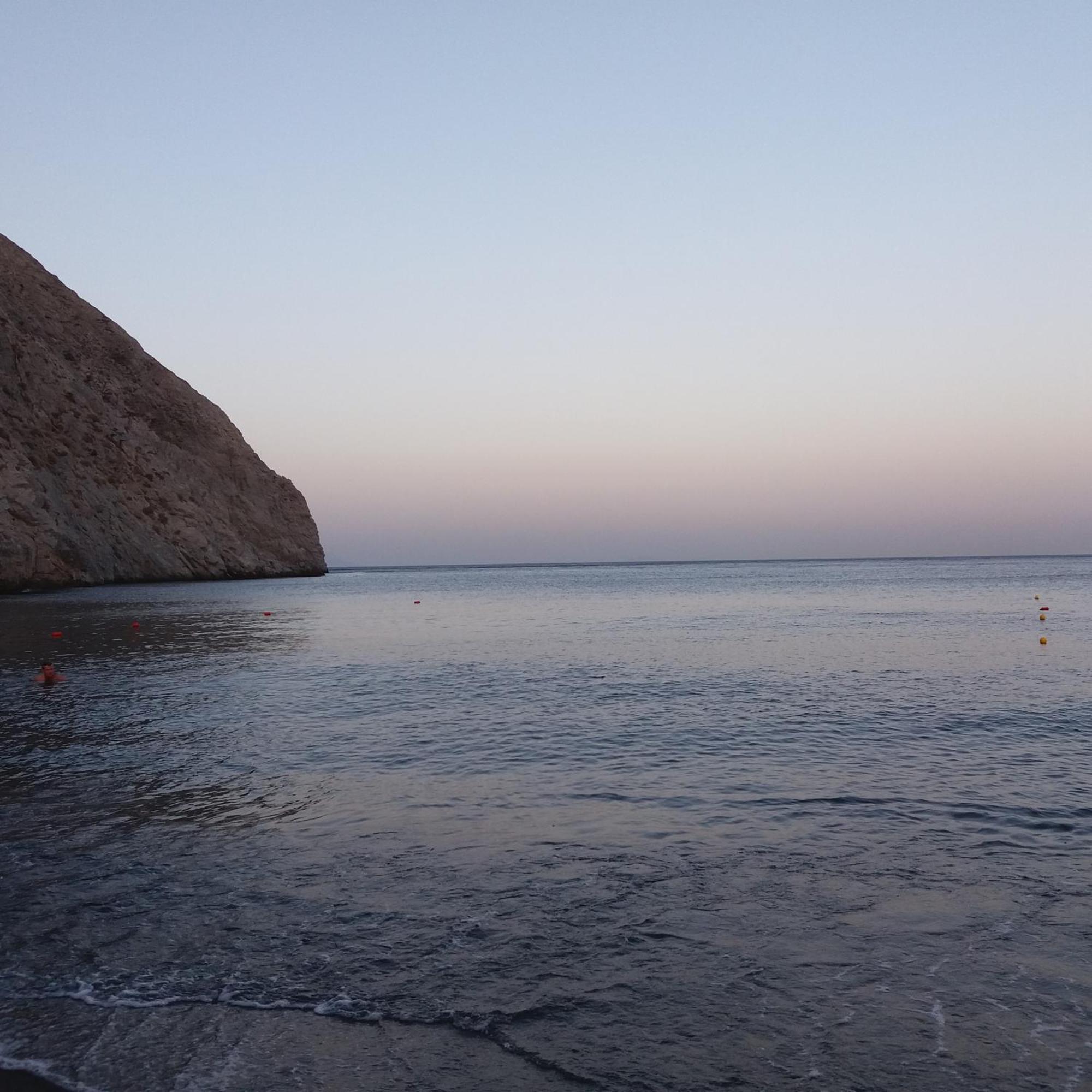 Located By The Sea One Beachfront Private Captain Lazaros Pool Villa With Loft In 750Sqm Spacious Private Plot-Jacuzzi-Sunrelax-Furnished Terace-Gazebo-Private Parking,Sleep 3 Adults And 2 Children, Just Steps From The Black Beach-Seaview Періса Екстер'єр фото
