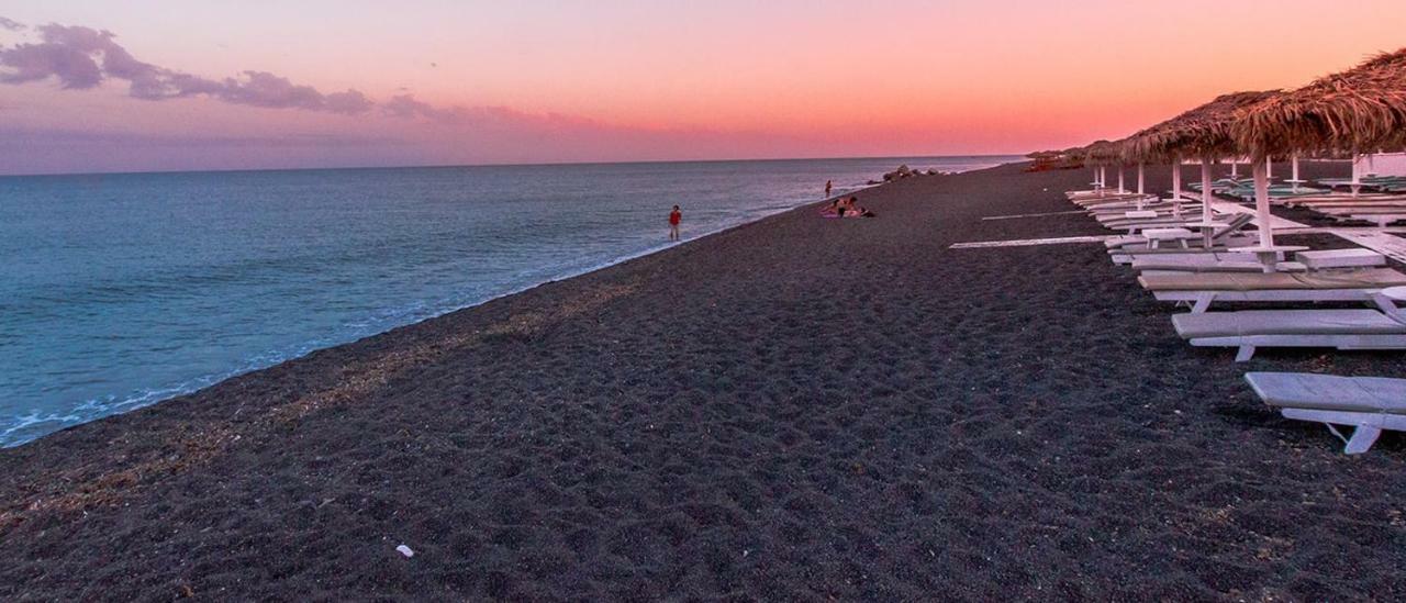 Located By The Sea One Beachfront Private Captain Lazaros Pool Villa With Loft In 750Sqm Spacious Private Plot-Jacuzzi-Sunrelax-Furnished Terace-Gazebo-Private Parking,Sleep 3 Adults And 2 Children, Just Steps From The Black Beach-Seaview Періса Екстер'єр фото