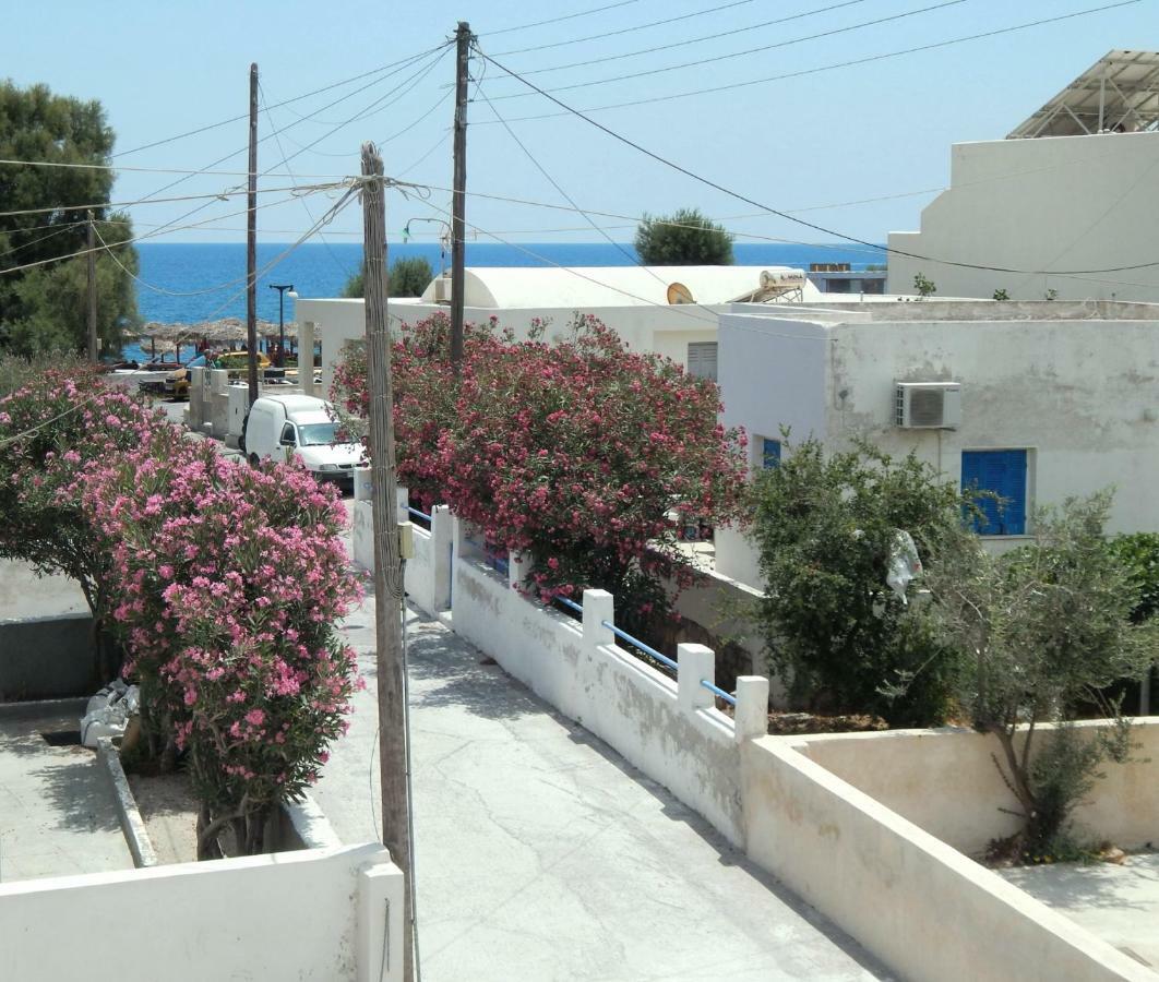 Located By The Sea One Beachfront Private Captain Lazaros Pool Villa With Loft In 750Sqm Spacious Private Plot-Jacuzzi-Sunrelax-Furnished Terace-Gazebo-Private Parking,Sleep 3 Adults And 2 Children, Just Steps From The Black Beach-Seaview Періса Екстер'єр фото